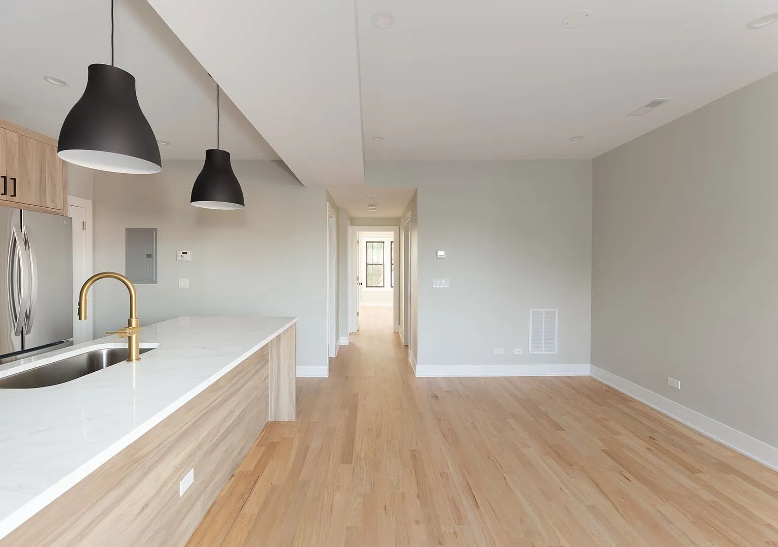 2 bed, 877 sqft, $2,795 — Photo 1