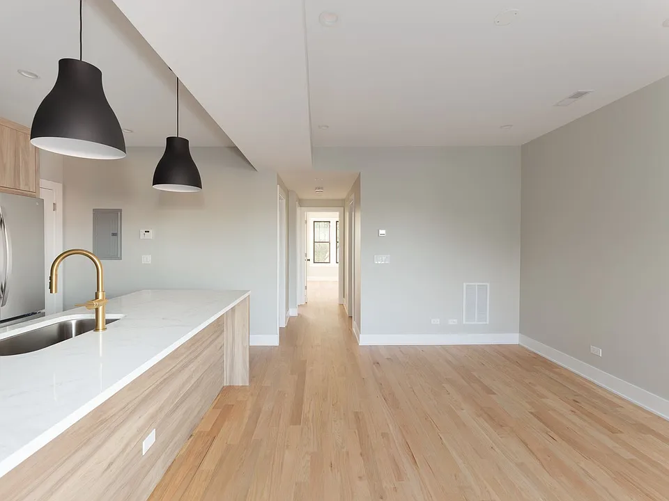 2449 W Logan Blvd #3