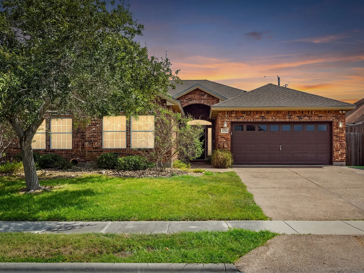 4 bed, 2337 sqft, $3,000 — Photo 1