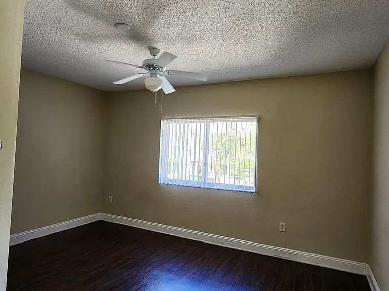 280 Crestwood Cir #204 — Photo 10