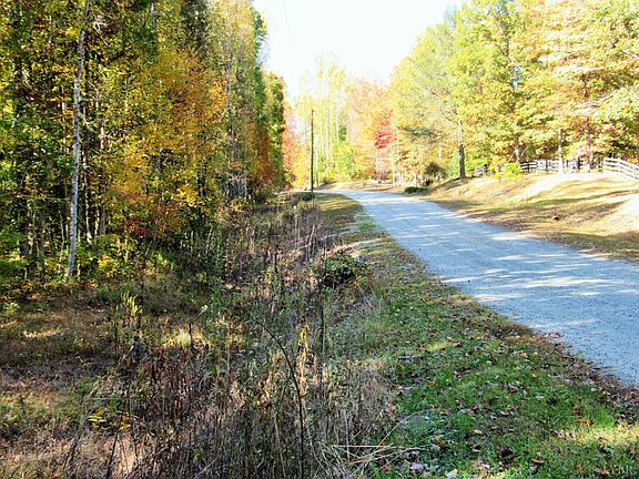 5th image of 37 Piney Mountain Ln