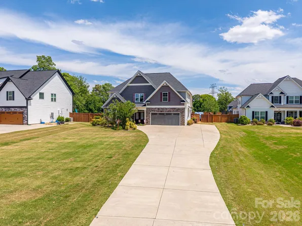 955 Robinson Rd, Gastonia, NC 28056