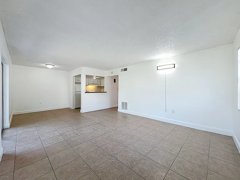 2569 N Alafaya Trl #135 — Photo 3