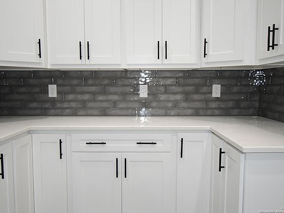 soft close kitchen cabinets