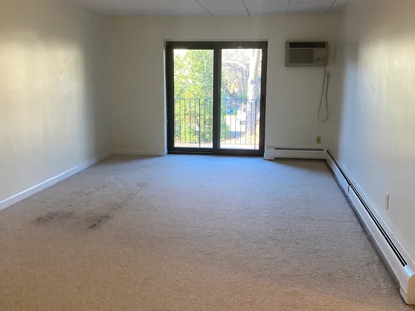 18 Winter St #23A, Waltham, MA 02451