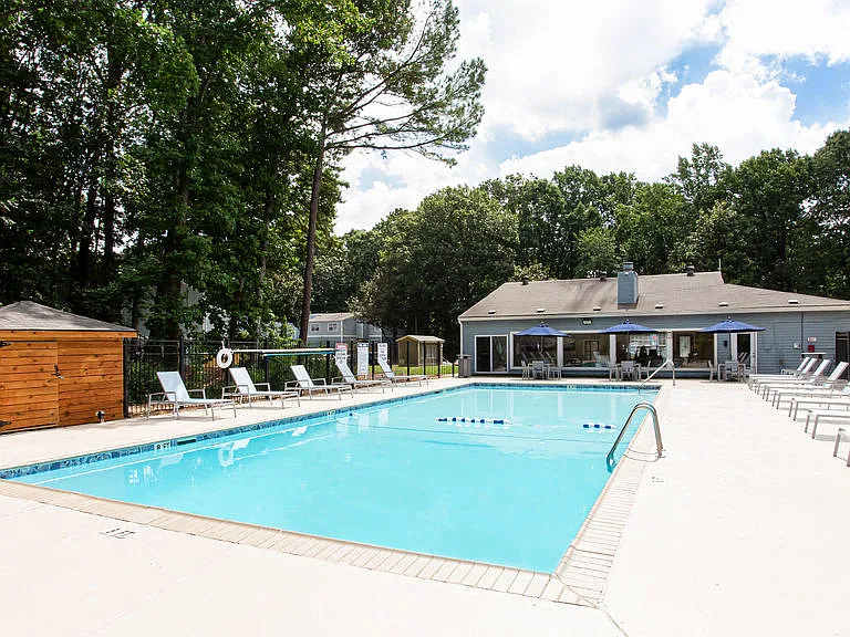 The Cobb Apartments-Townhomes — Photo 16