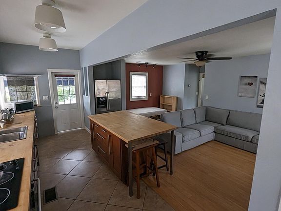 2nd image of 2401 Cleveland Heights Blvd