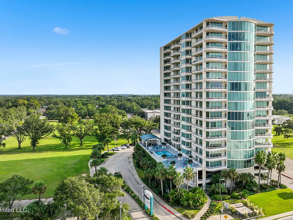 2060 Beach Blvd #707