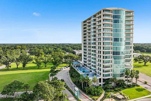 2060 Beach Blvd Photo 1