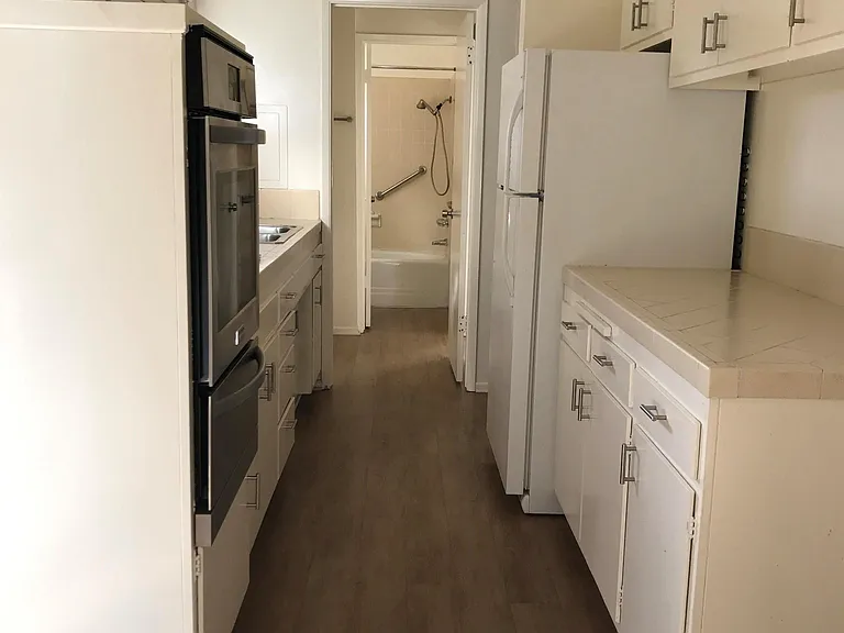 1313 Olive St #2 — Photo 7