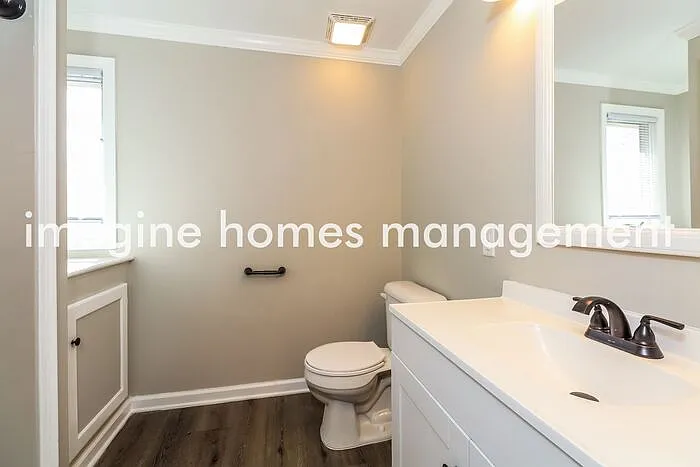 229 Marion Dr — Photo 9