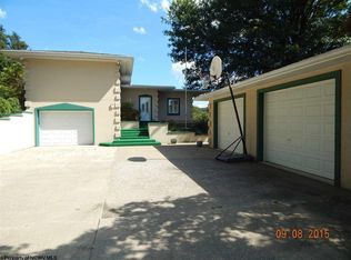 22 Lindley Ln, Fairmont, WV 26554