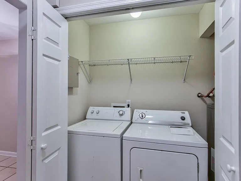 226 Columbia Dr #14 — Photo 11