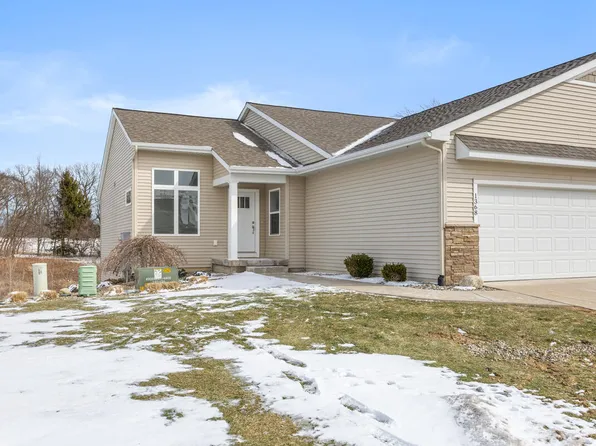 1368 S Village Cir, Kalamazoo, MI 49009