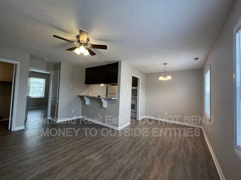 1 bed, 1.0 bath, 950 sqft, $875 — Photo 2