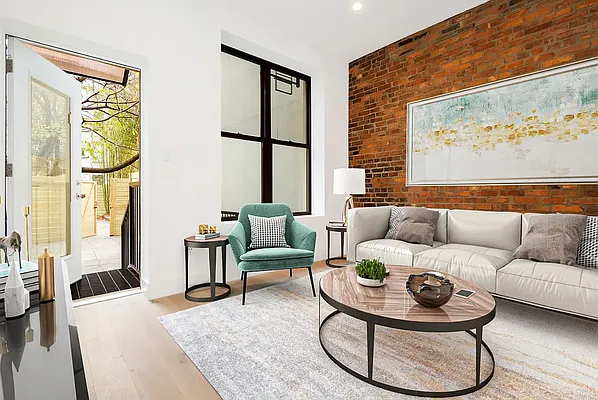 Rented by REAL New York | media 16