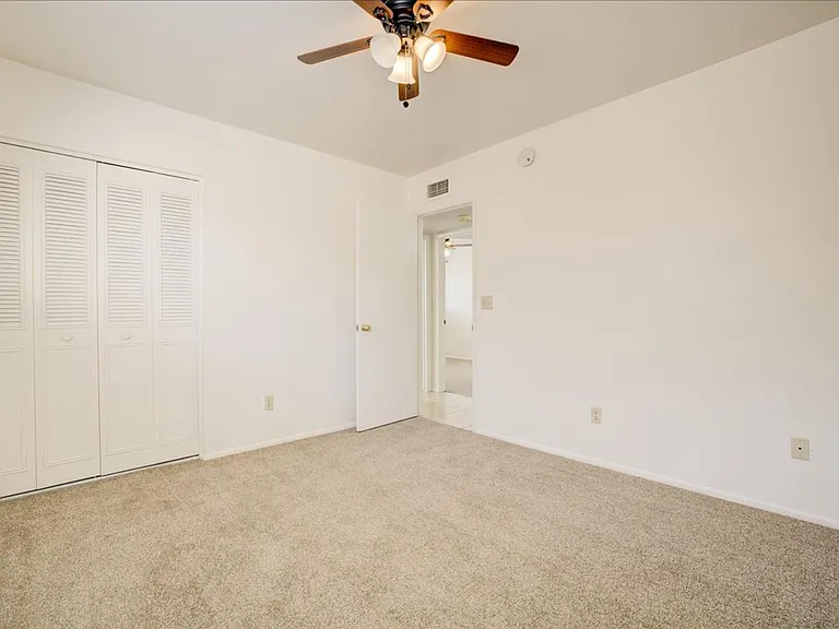 665 N Banff Ave — Photo 22