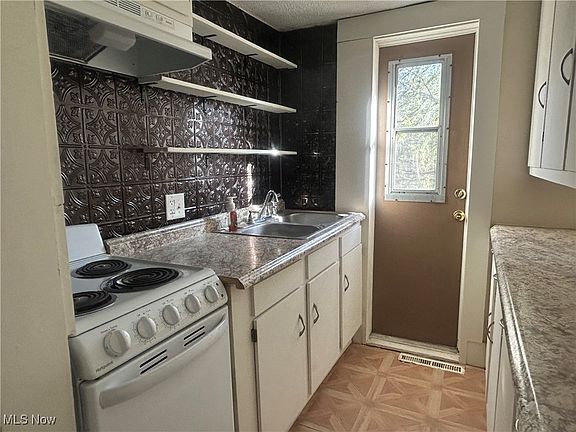 5th image of 12618 Franklin St