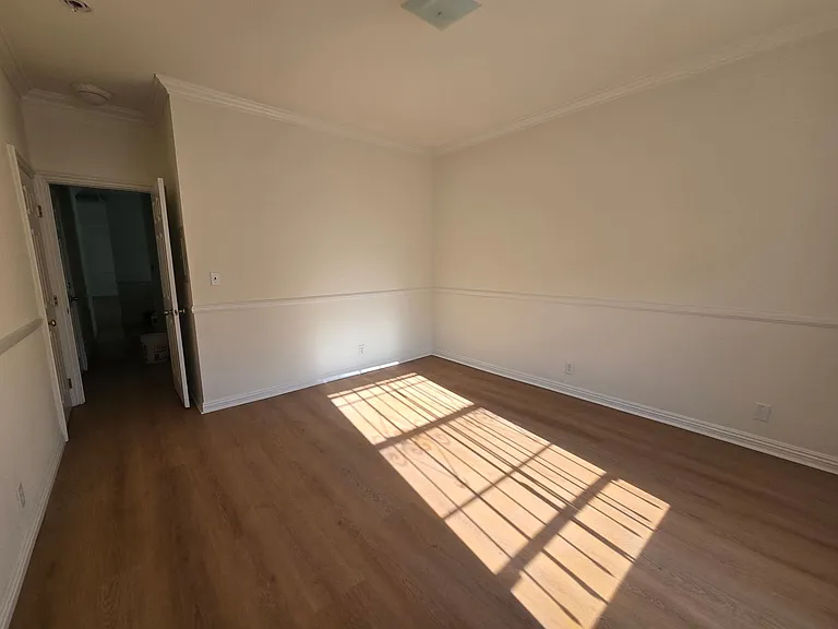 357 N Ogden Dr — Photo 20