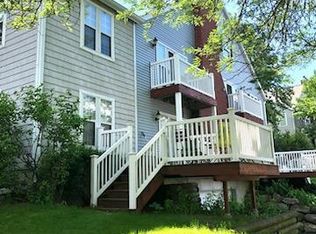 902 Kottke Dr APT 8, Madison, WI 53719