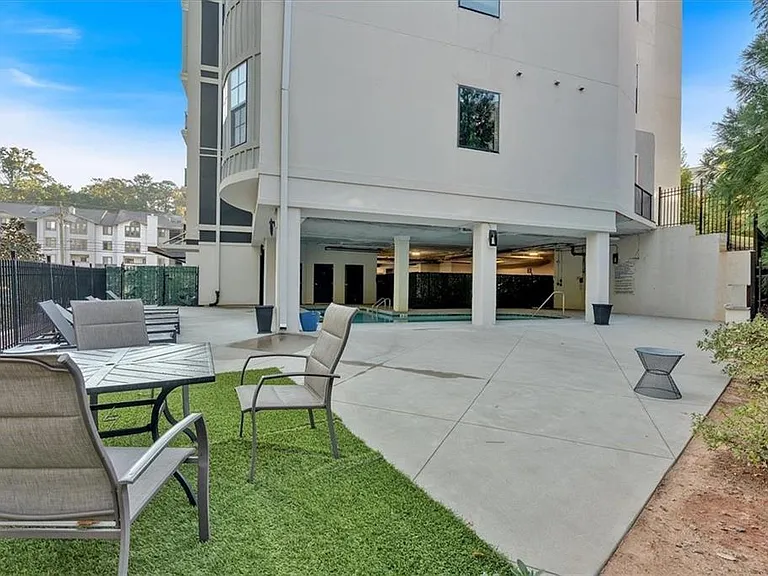 6890 Peachtree Dunwoody Rd #303 — Photo 31