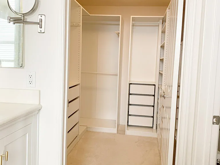 Walk-in Closet