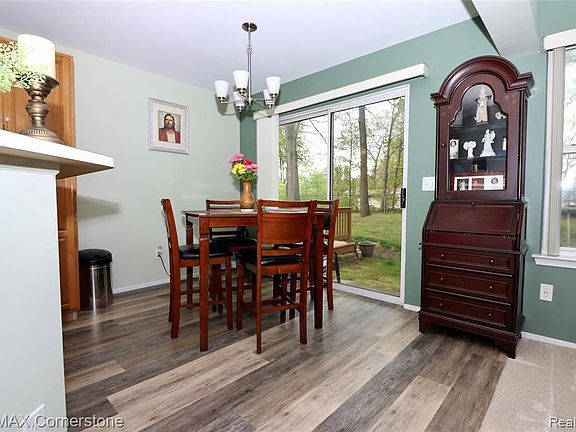 2nd image of 37161 Amhurst Dr #35