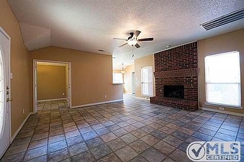 4th image of 2607 Whitetail Dr