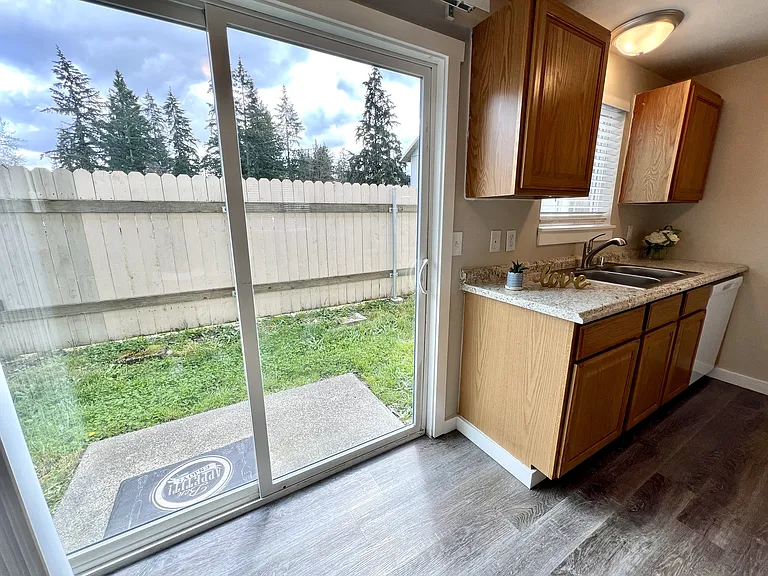 Alpine Apartments — Photo 12