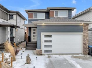 119 E Crestview Blvd, Sylvan Lake, AB T4S0N4