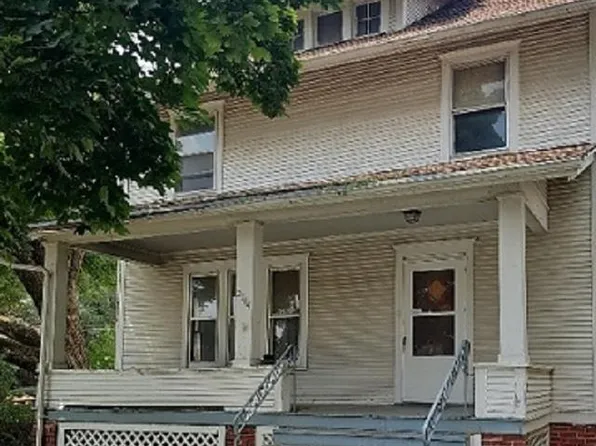 2704 N 45th St, Omaha, NE 68104