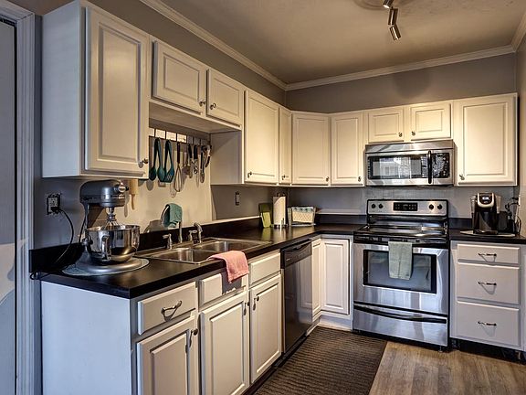4th image of 415 Mount Vernon Ave