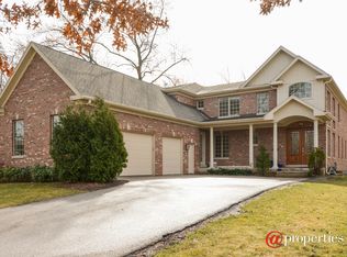 233 Monument Ave, Barrington, IL