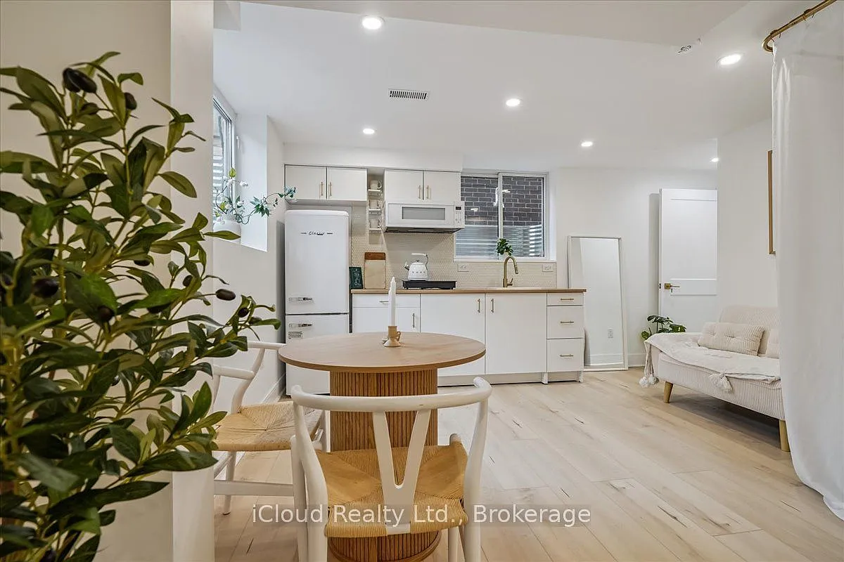 13 Southam Ln photo 1