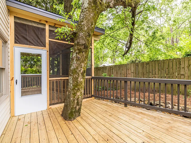 445 Loomis Ave SE — Photo 22