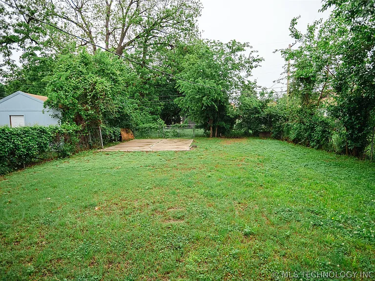 821 S Quaker Ave — Photo 80