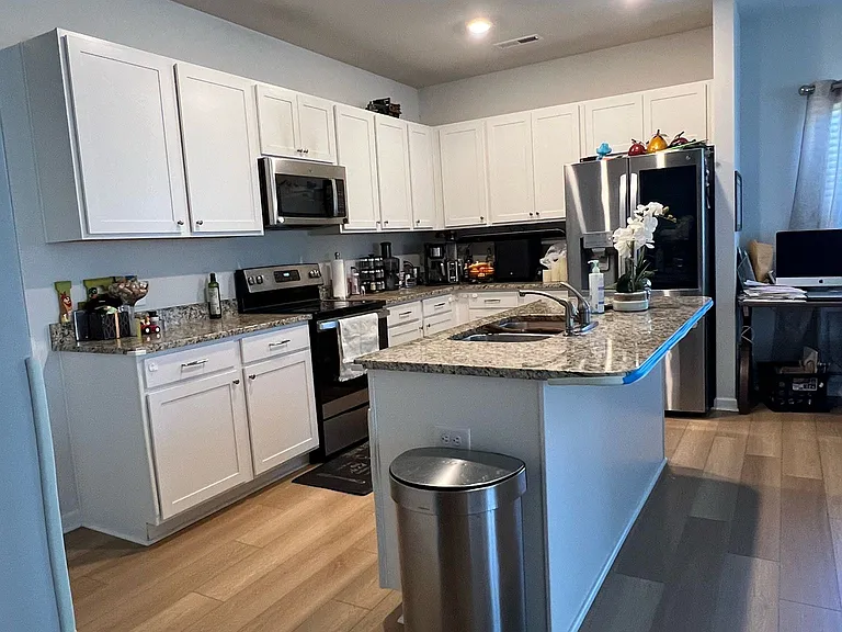 3742 Streamside Dr — Photo 16