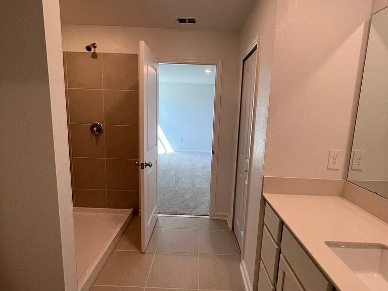 2170 Lasso Loop — Photo 17