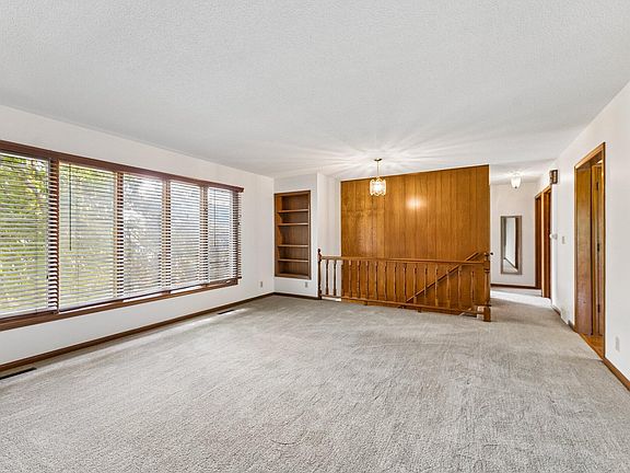 4th image of 107 1st Ave