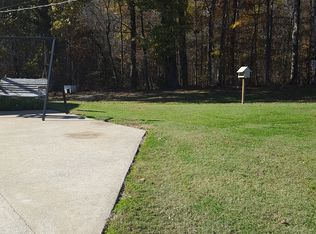 93 State Line Rd, Saint Joseph, TN 38481