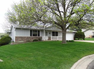 1307 Kingswood Ln, Onalaska, WI 54650