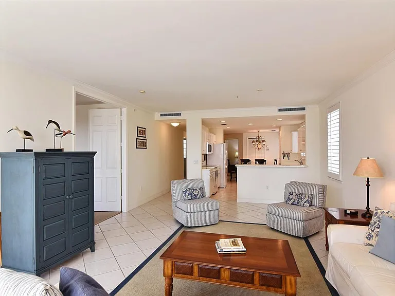 940 Turtle Cove Ln #210 — Photo 5