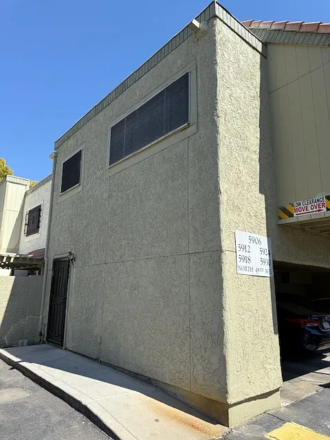 2 bed, 1090 sqft, $1,395 — Photo 1