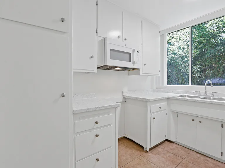 Parkwood Villas — Photo 17