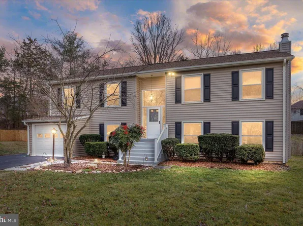 7196 Surry Ct, Warrenton, VA 20187