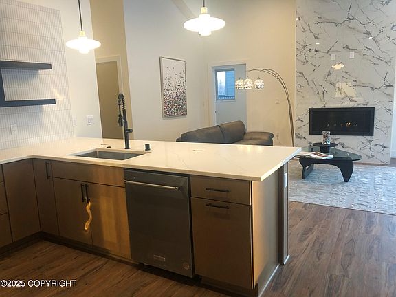 3rd image of 5376 Sandhill Loop