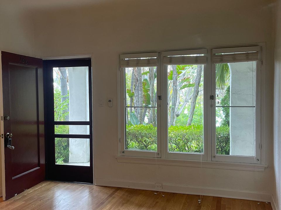 1st image of 2355 Cove Ave #100