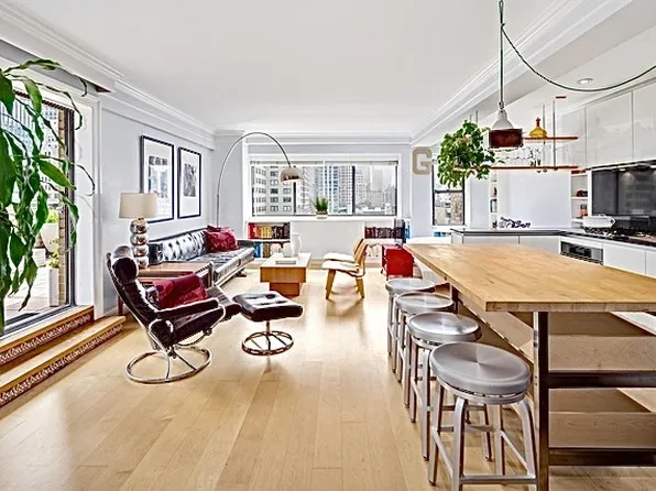 310 West 56th Street 12F image 22 of 23