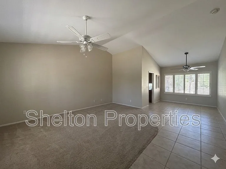 9418 W Tonto Ln — Photo 8