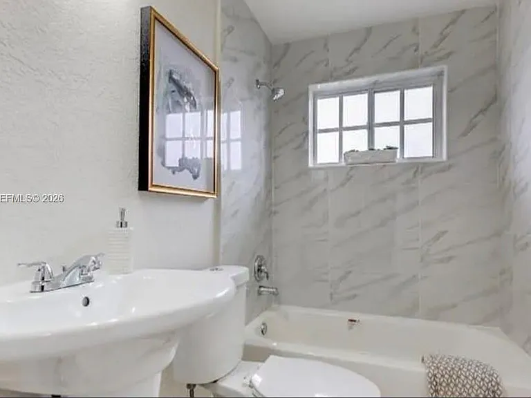 5511 SW 20th St #3 — Photo 6